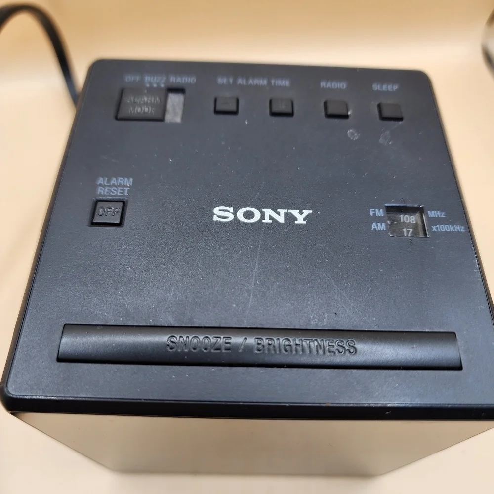 SONY ICF-C1 Alarm Clock Radio AM/FM LED Display ICFC1 Black Cube